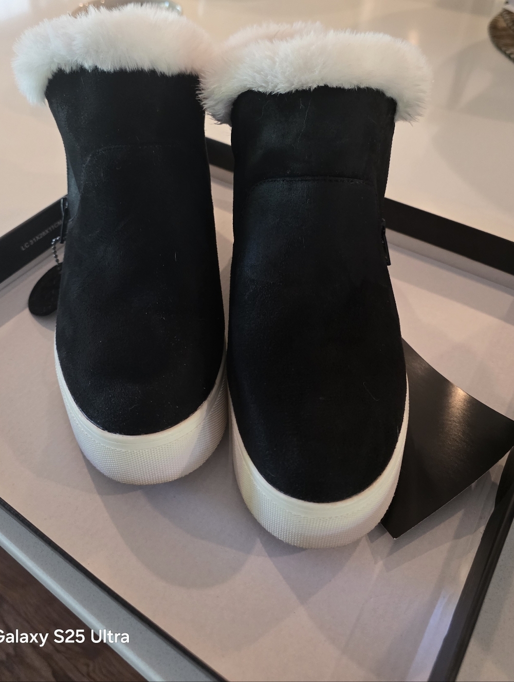 Urban Sport Faux Fur & Suede Ankle Booties